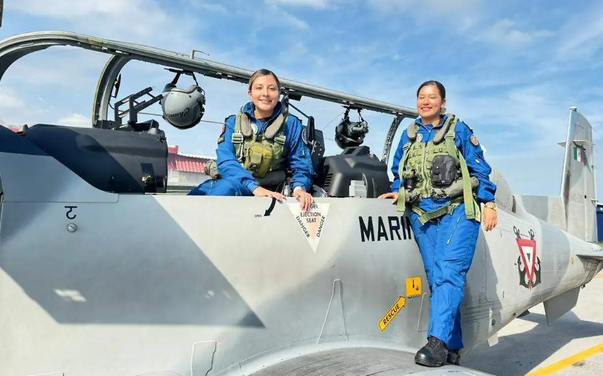 Mujeres tripulan primer vuelo militar 